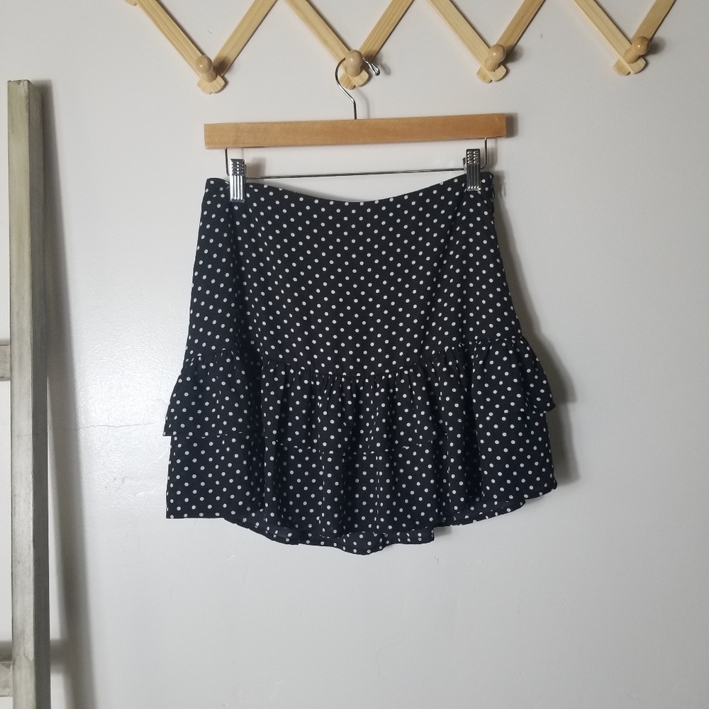 NWT FOREVER 21 BLACK WITH WHITE PLOKA DOT SKIRT SIZE MEDIUM